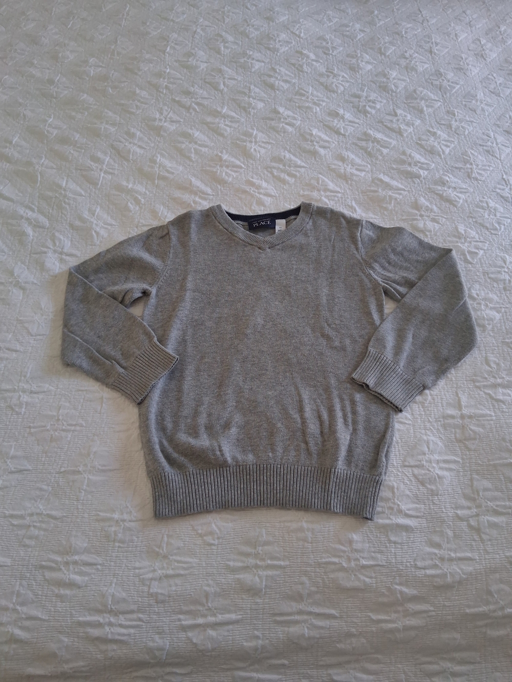 The Children's Place Kids's Boys' Grey V-Neck Sweater Size 5T